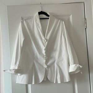 Anne Fontaine blouse with exquisite rosette “buttons” 23” armpit to armpit
